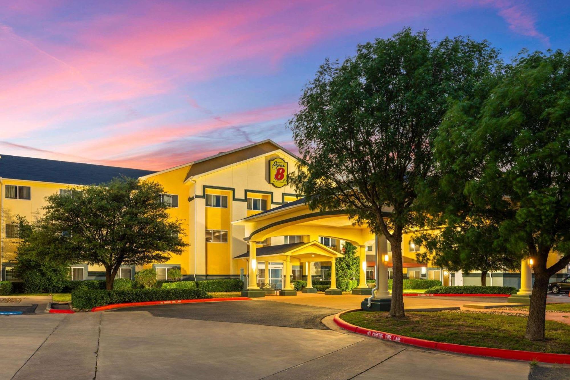 Super 8 By Wyndham Lubbock West Ξενοδοχείο Εξωτερικό φωτογραφία